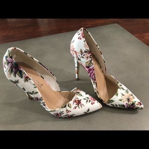 Floral Pumps- size 5.5